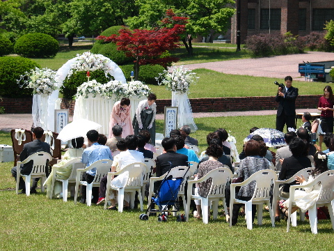 [그림:wedding-04.jpg]