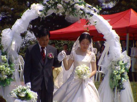 [그림:wedding-08.jpg]