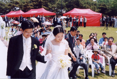 [그림:wedding-10.jpg]